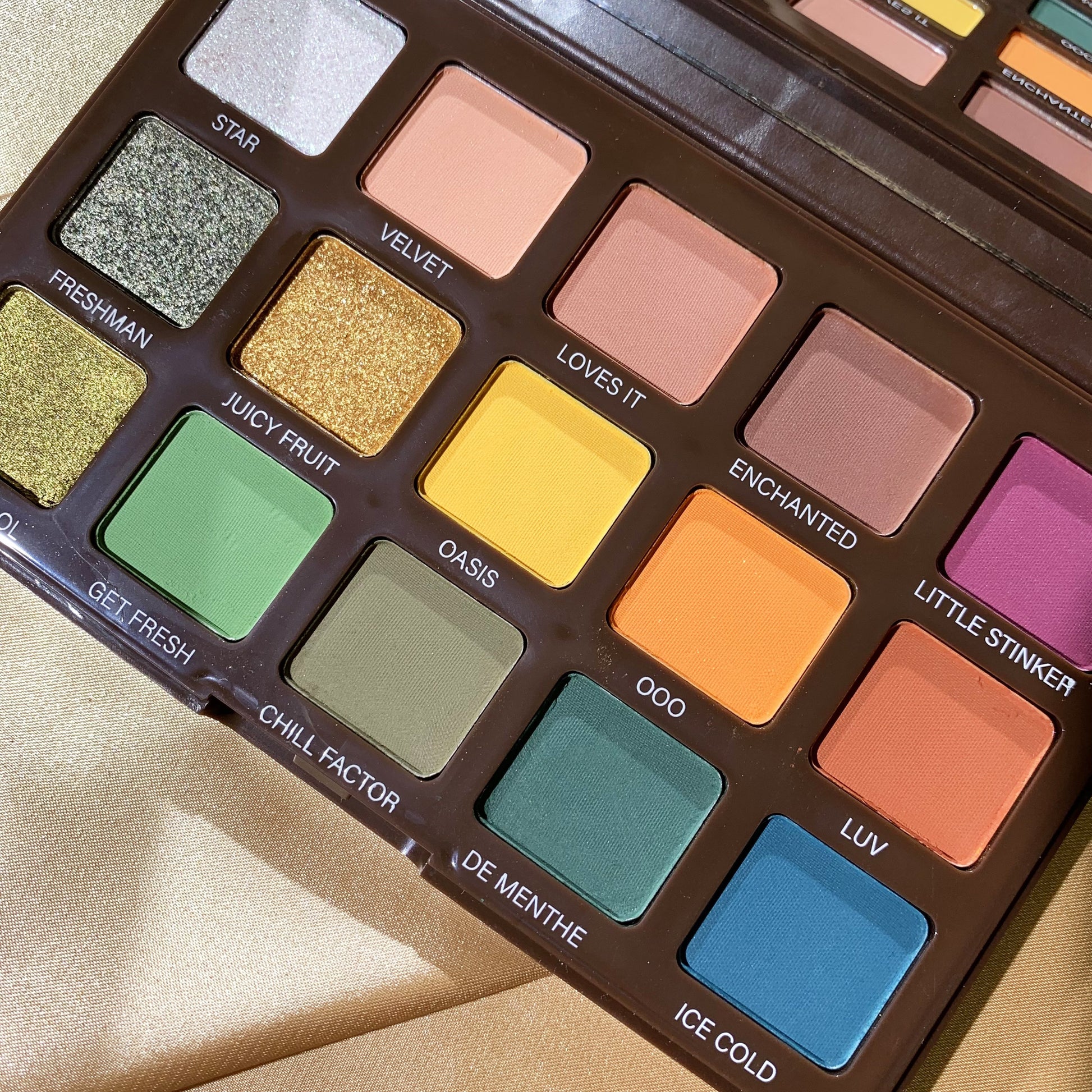 Pudaier Blushing Nude Shadow Palette